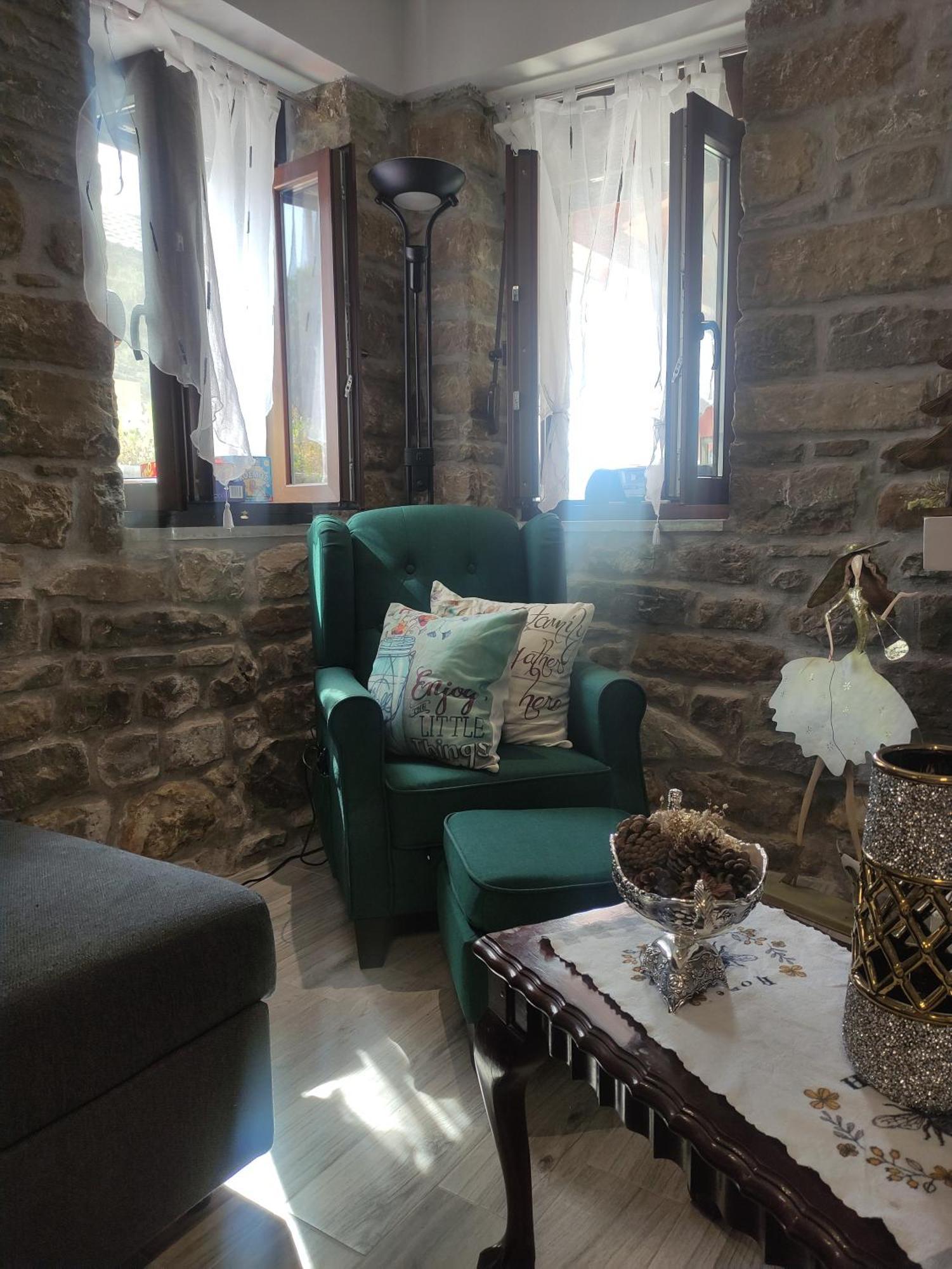 Stonehouse Karidis Agnanta