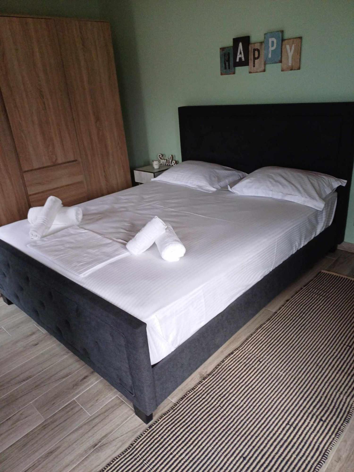 Stonehouse Karidis *